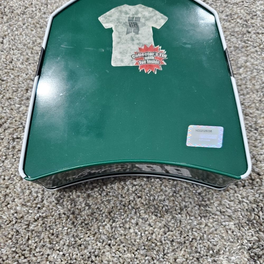 NASCAR Decorator Tin EMPTY - Picture 2 of 3